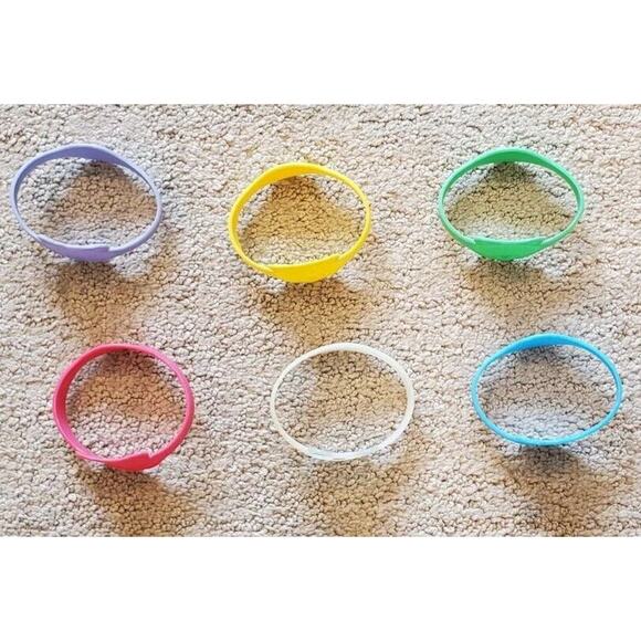 Baby Bottle Labels for Daycare - 6 Multi-Colored Panda-Shaped Silicone Labels - Picture 9 of 11